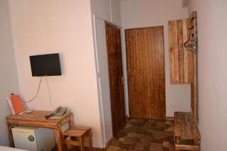 Отель Туркестан Отель Алматы Стандартный двухместный номер с 1 кроватью или 2 отдельными кроватями-6